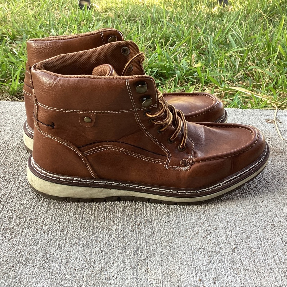 Carbon Lace-up Boot
